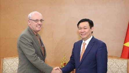 Un responsable de l’Indiana University Bloomington reçu par Vuong Dinh Hue